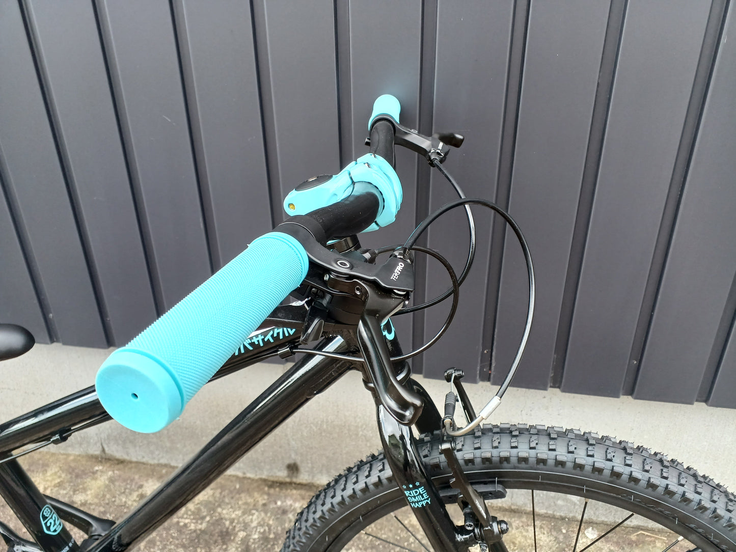 YOTSUBA Cycle ヨツバサイクル ヨツバ ゼロ 22 8スピード 118-140cm オーロラブラック